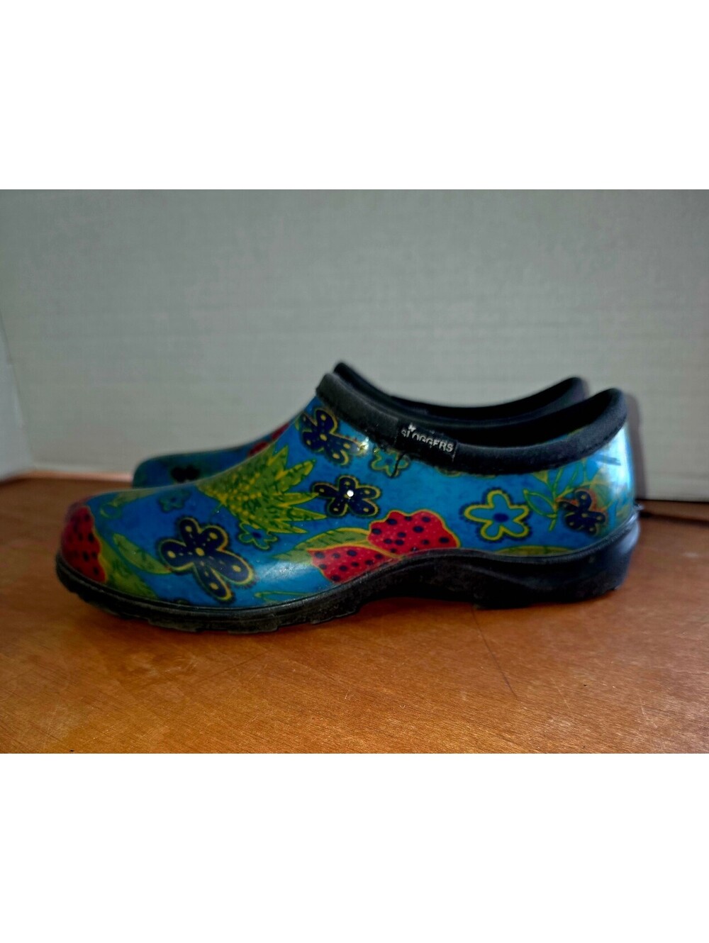 SLogger brand women's Garden shoes size 9